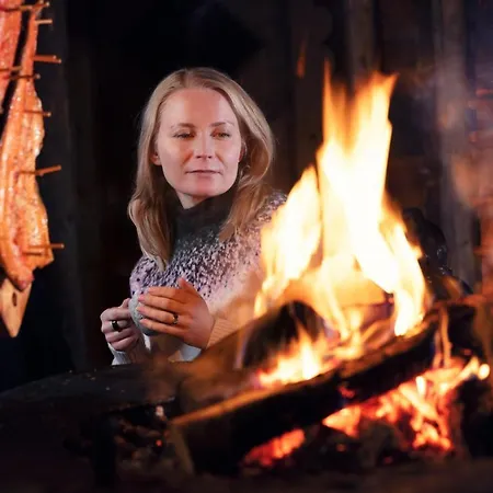 Majatalo Pihlajapuu *