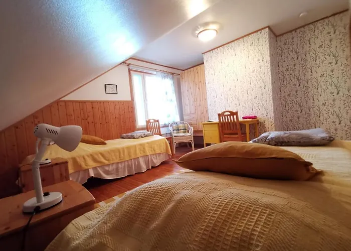 Majatalo Pihlajapuu * Nurmes