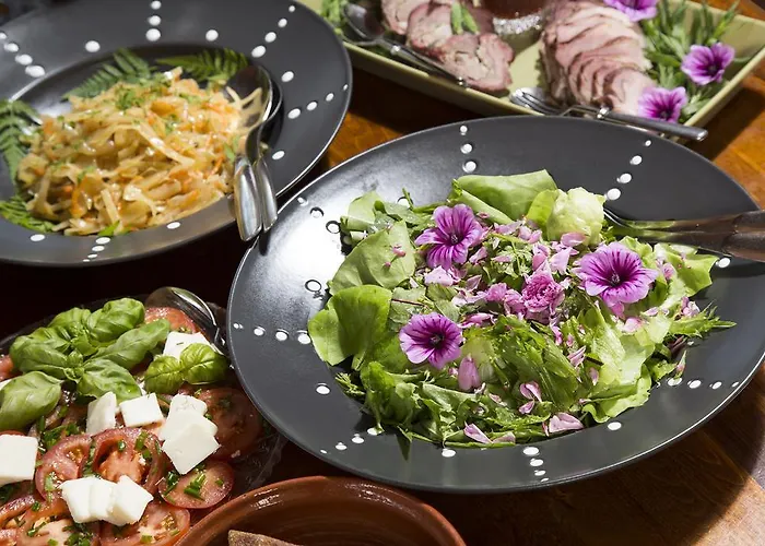 Majatalo Pihlajapuu * Nurmes